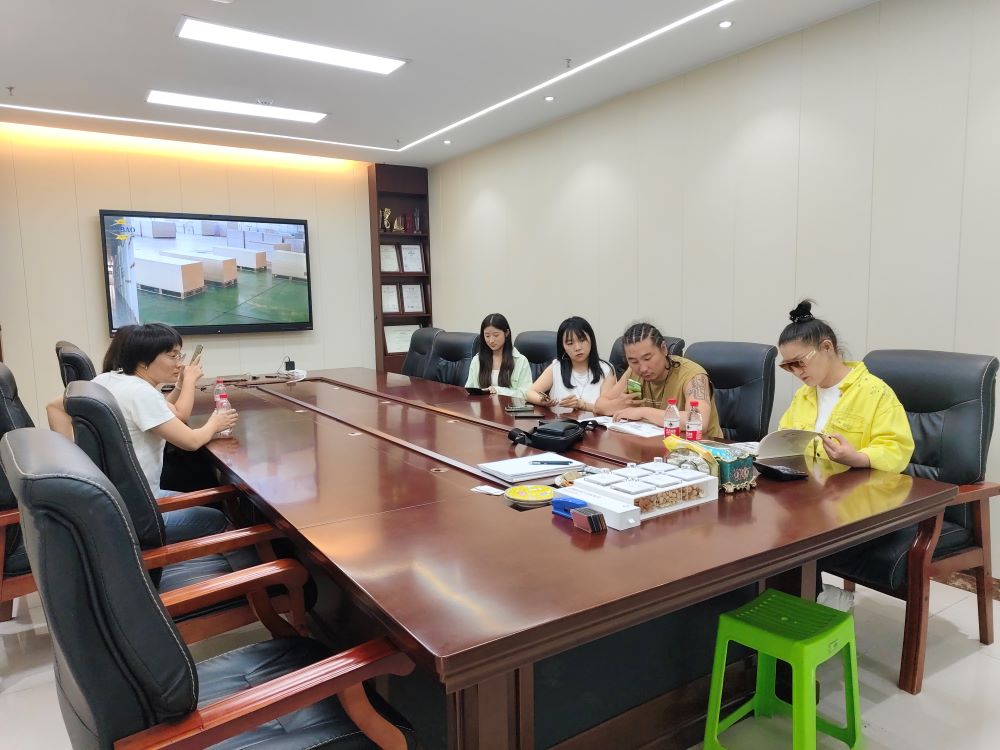 Mongolian Customers Visited Jinbao (1)